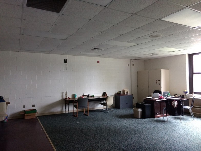 More Photos Of 130 Jackson St, Cement City Schools For Sale