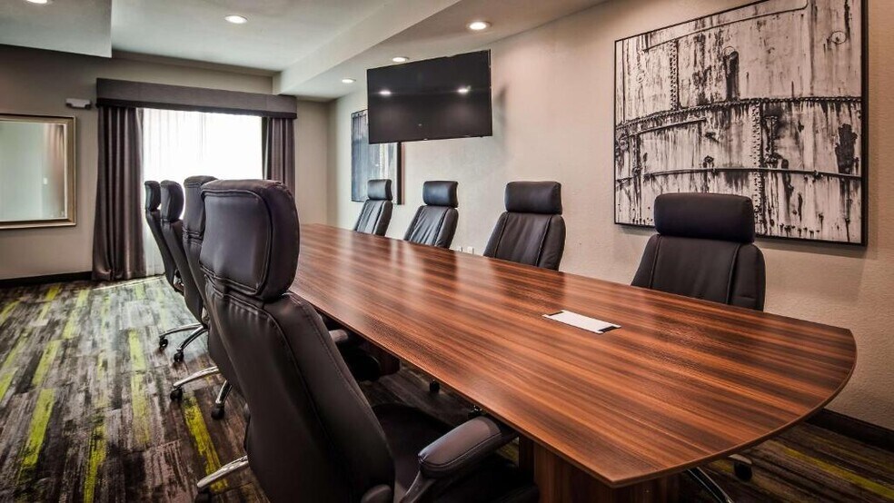 More Photos Of 501 7th St, Bay City Hotel For Sale