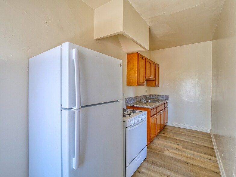 More Photos Of 4160 Rosewood Ave, Los Angeles Apartments For Sale