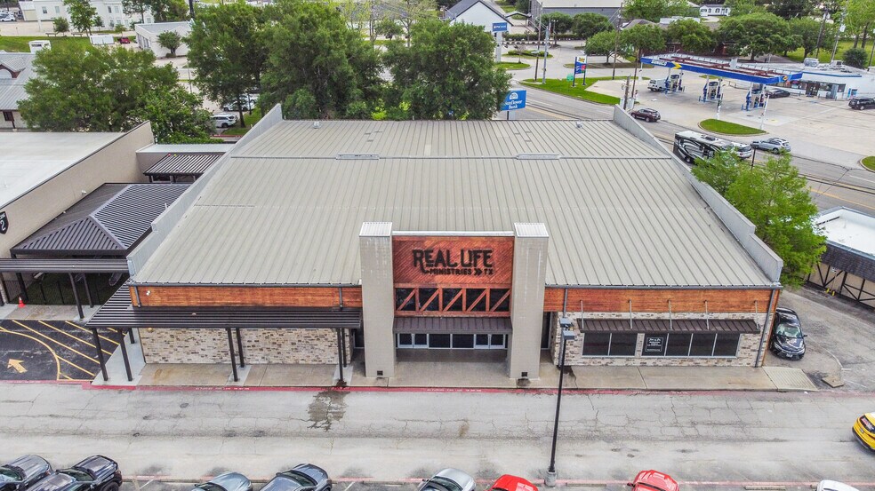 More Photos Of 1222 W Main St, Tomball Religious Facility For Sale