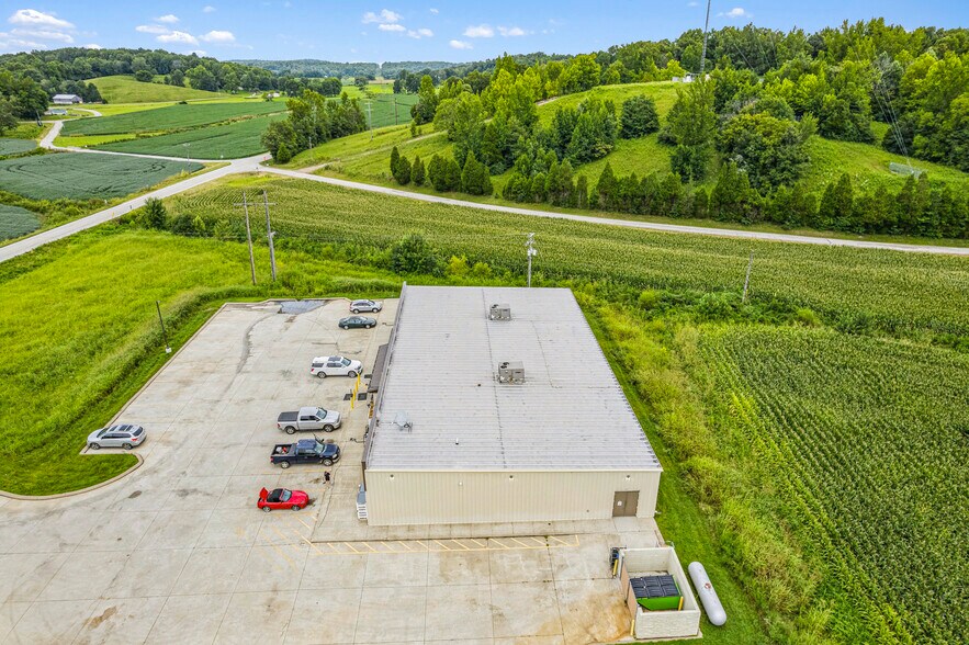 More Photos Of 9480 State Route 69, Hawesville General Retail For Sale
