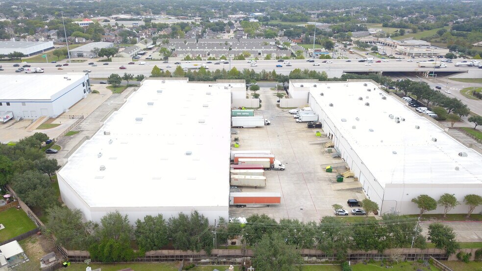 More Photos Of 10215 S Sam Houston Pky W, Houston Warehouse For Lease