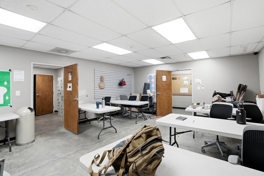 More Photos Of 6190 Parkway North Dr, Cumming Light Distribution For Sale