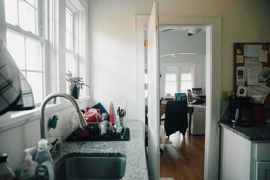 More Photos Of 355 N College Ave, Fayetteville Office For Sale