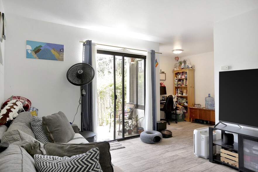 More Photos Of 316 W Valerio St, Santa Barbara Apartments For Sale