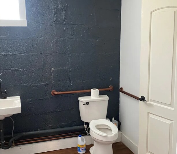 More Photos Of 1811 W Broad St, Richmond Freestanding For Sale