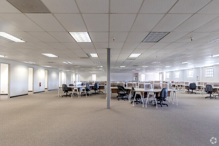 More Photos Of 3200 Patrick Henry Dr, Santa Clara Research And Development For Lease
