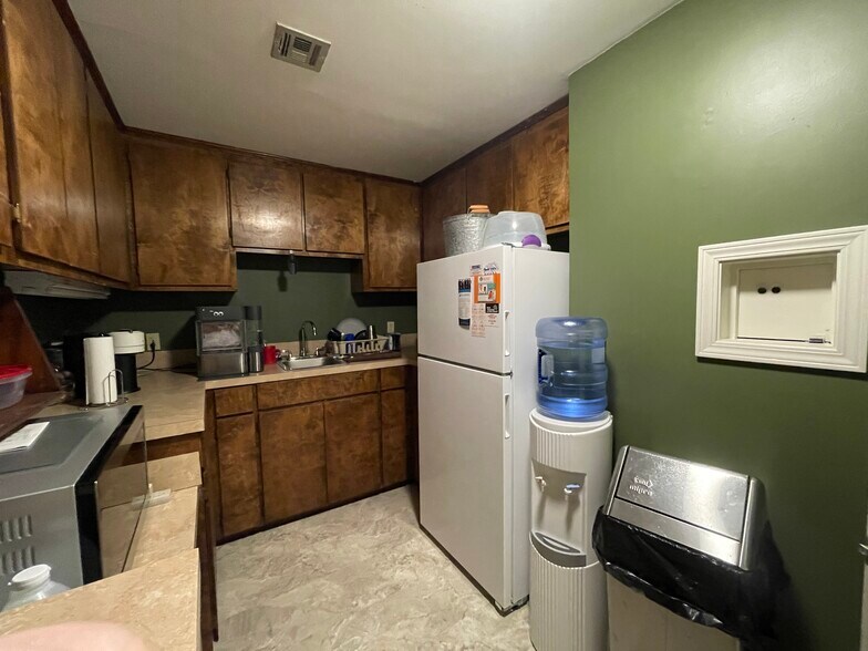More Photos Of 220 N Phoenix Ave, Russellville Medical For Sale