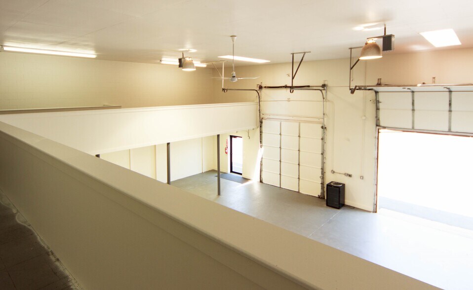 More Photos Of 1589 Reed Rd, Pennington Warehouse For Lease