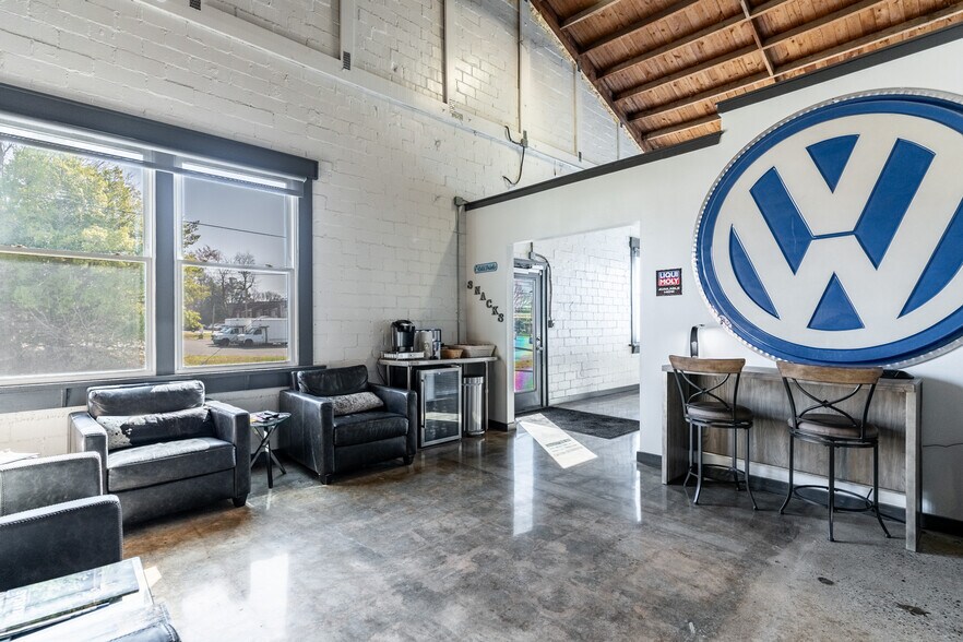 More Photos Of 425 Gum St, North Little Rock Auto Repair For Sale