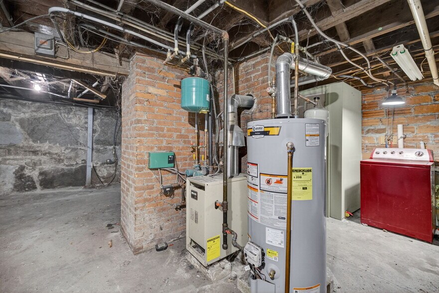 More Photos Of 18 Perry Ave, Nashua Apartments For Sale