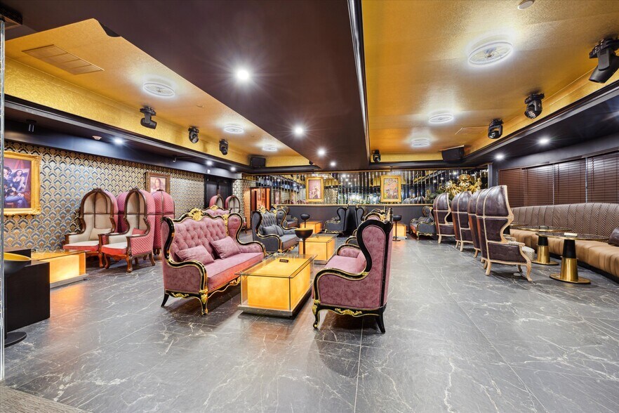 More Photos Of 2154 Bridge St, Philadelphia General Retail For Sale