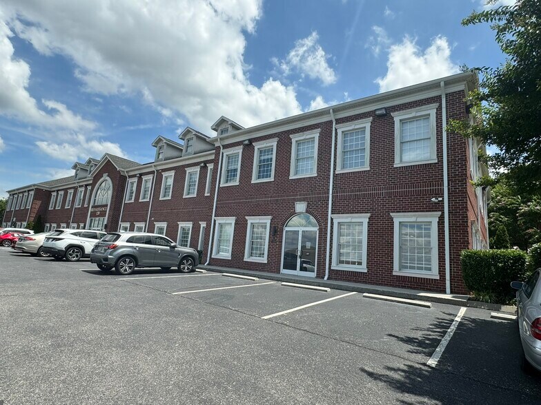 More Photos Of 120 Suburban Rd, Knoxville Office For Lease