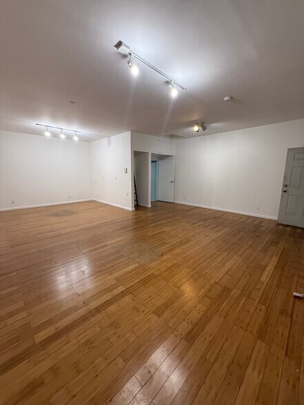 More Photos Of 231 Norman Ave, Brooklyn Apartments For Lease