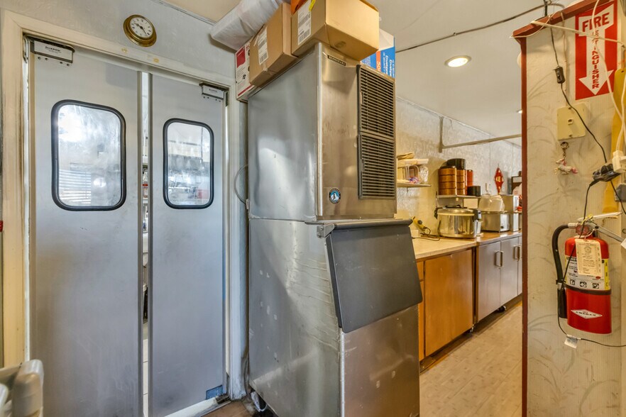 More Photos Of 7223 55th St, Sacramento Restaurant For Sale