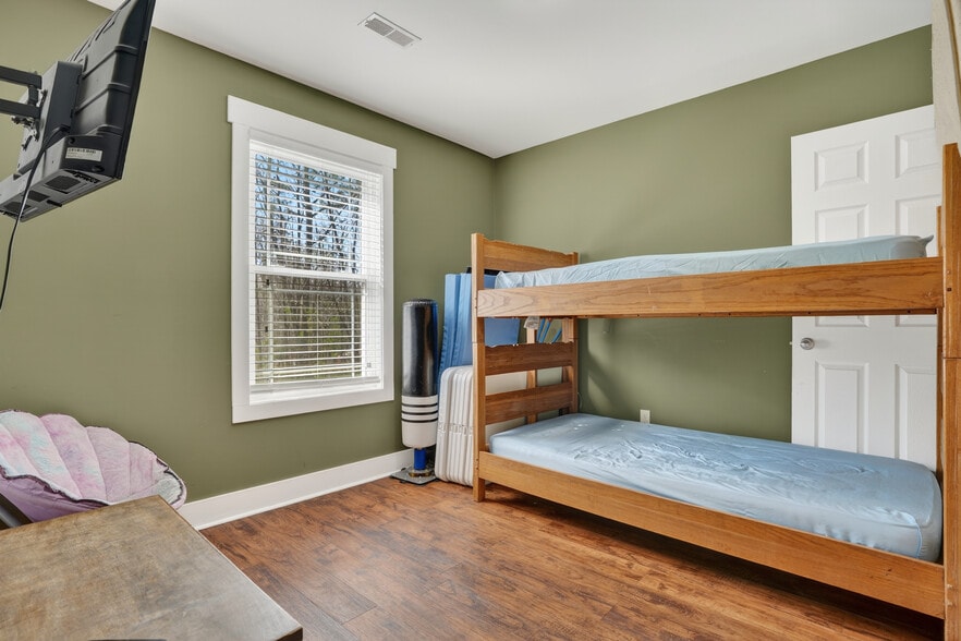 More Photos Of 615 S 2nd St, Central City Specialty For Sale