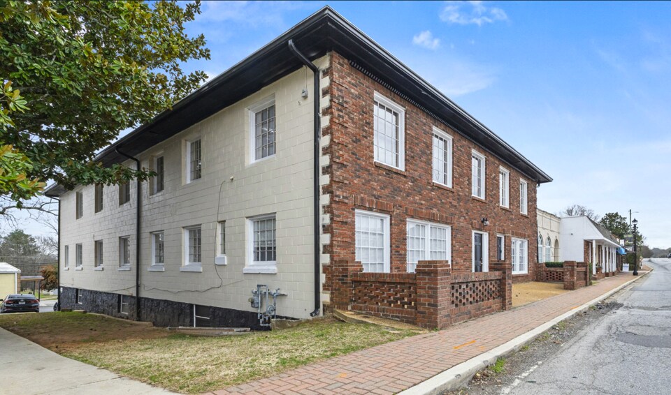 More Photos Of 118-124 N McDonough St, Jonesboro Office For Sale