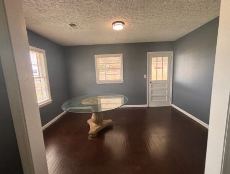 More Photos Of 1034 Fairground St SE, Conyers Office For Lease