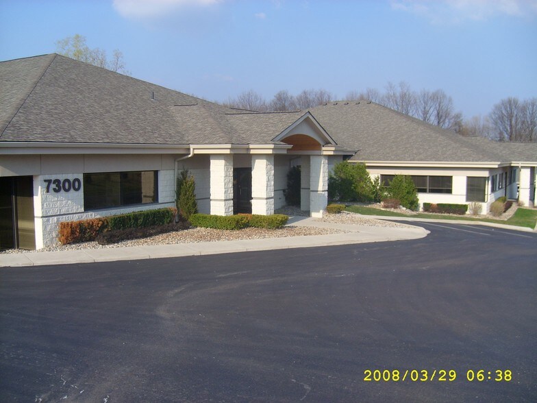 More Photos Of 7300 Dixie Hwy, Clarkston Office For Lease