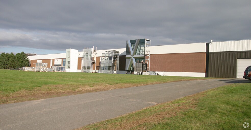 More Photos Of 123 Day Hill Rd, Windsor Manufacturing For Lease