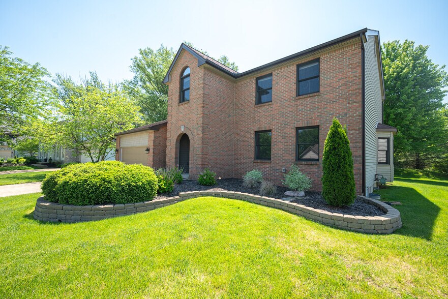 More Photos Of 49 Concord Ct, Johnstown Specialty For Lease