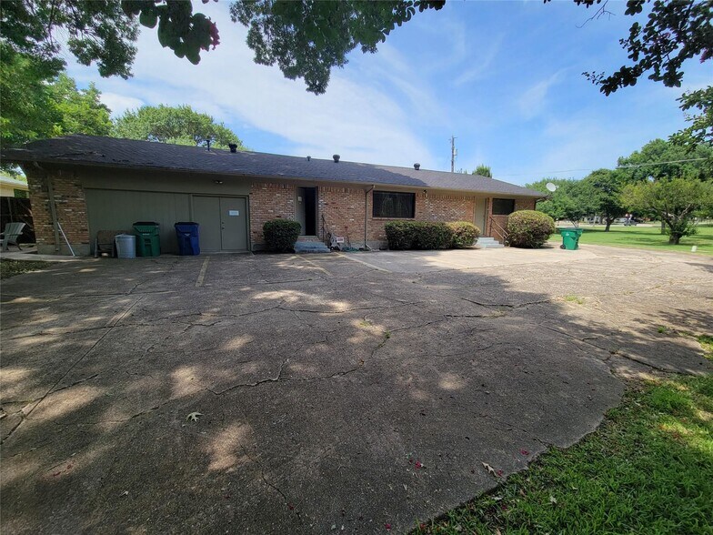 More Photos Of 7651 Main St, Frisco Office For Lease