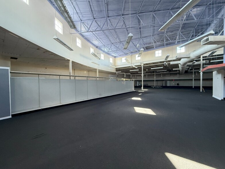 More Photos Of 10175 Tamiami Trl, Punta Gorda General Retail For Sale