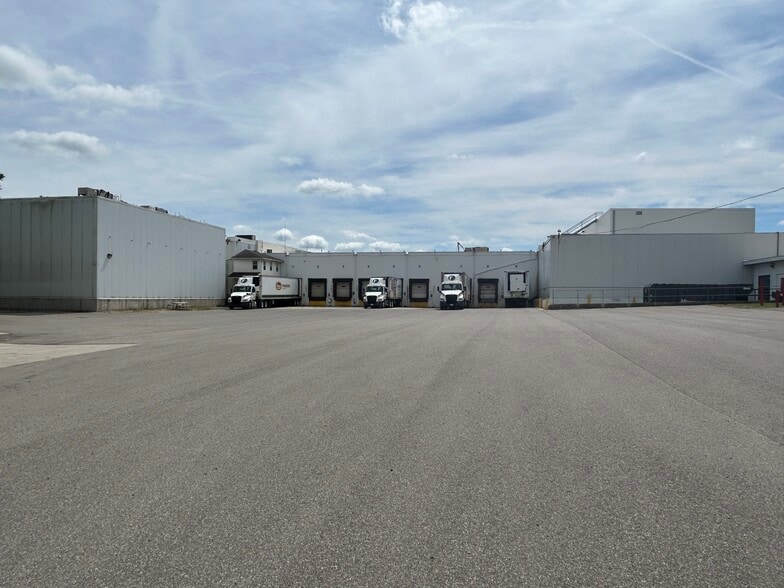 More Photos Of 17141 State Road 4, Goshen Distribution For Lease