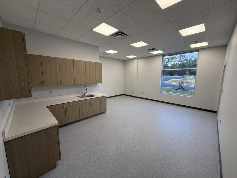 More Photos Of 5601 Chudoba Pky, Prince George Distribution For Lease