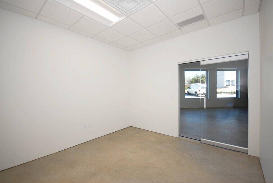 More Photos Of 4245 Marsh Ridge Rd, Carrollton Loft Creative Space For Sale