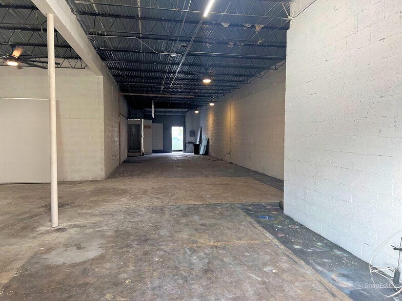 More Photos Of 519-533 NE 34th St, Oakland Park Warehouse For Lease