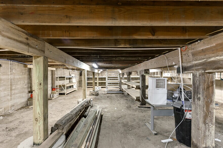 More Photos Of 250 Broad St, Greenwood Showroom For Sale