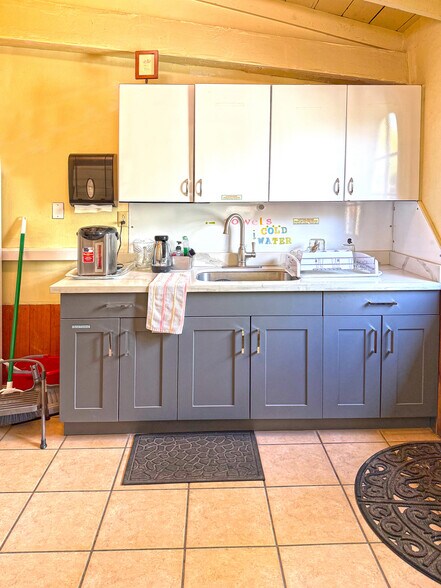 More Photos Of 1821 Catalina Ave, Berkeley Religious Facility For Lease