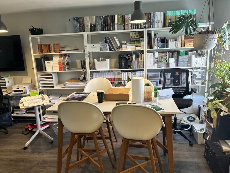 More Photos Of 4868 W Gandy Blvd, Tampa Office For Sale