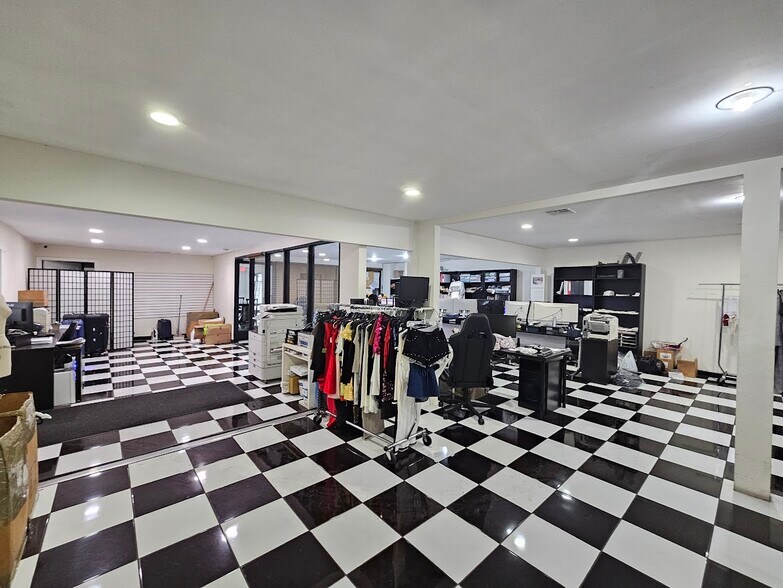 More Photos Of 2027 Laura Ave, Huntington Park Manufacturing For Sale