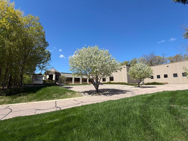 More Photos Of 7660 Quattro Dr, Chanhassen Warehouse For Sale