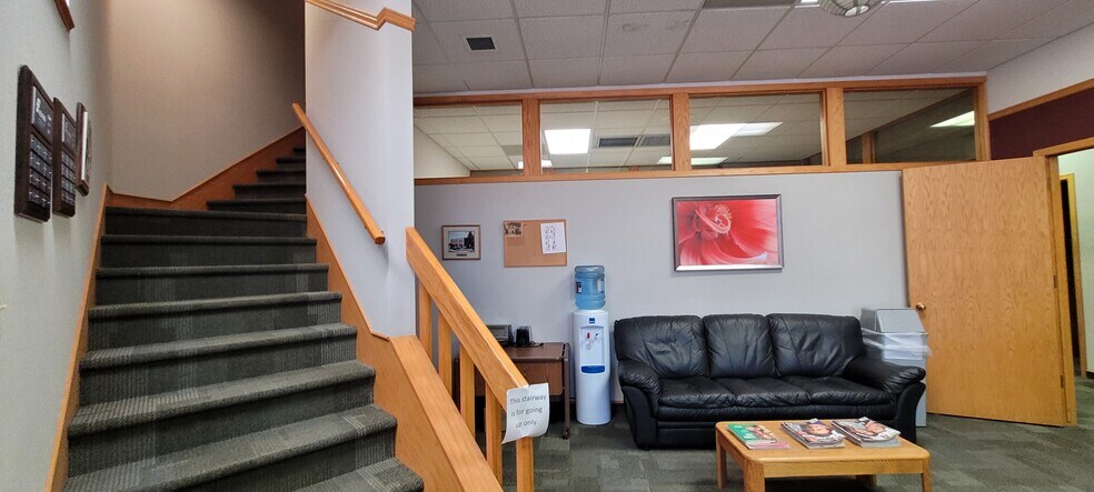 More Photos Of 100 Park Dr S, Great Falls Office For Lease