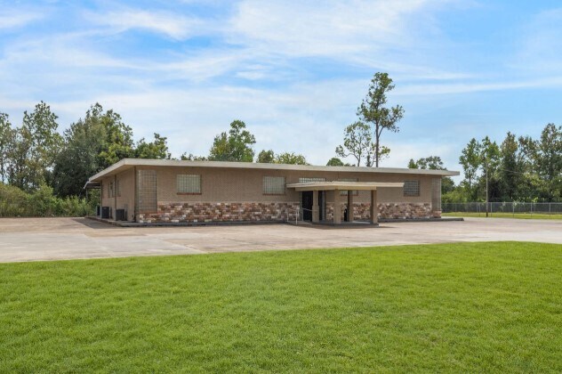 Primary Photo Of 5509 Highway 14, New Iberia Lodge Meeting Hall For Sale