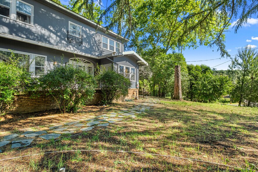 More Photos Of 320 Taylor Rd, Newcastle Specialty For Sale