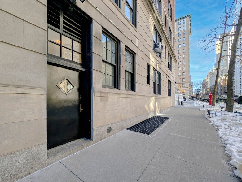 More Photos Of 911 Park Ave, New York Apartments For Sale