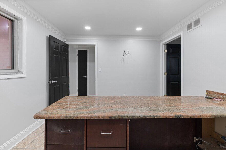 More Photos Of 2020 Dixie Hwy, Waterford Freestanding For Lease