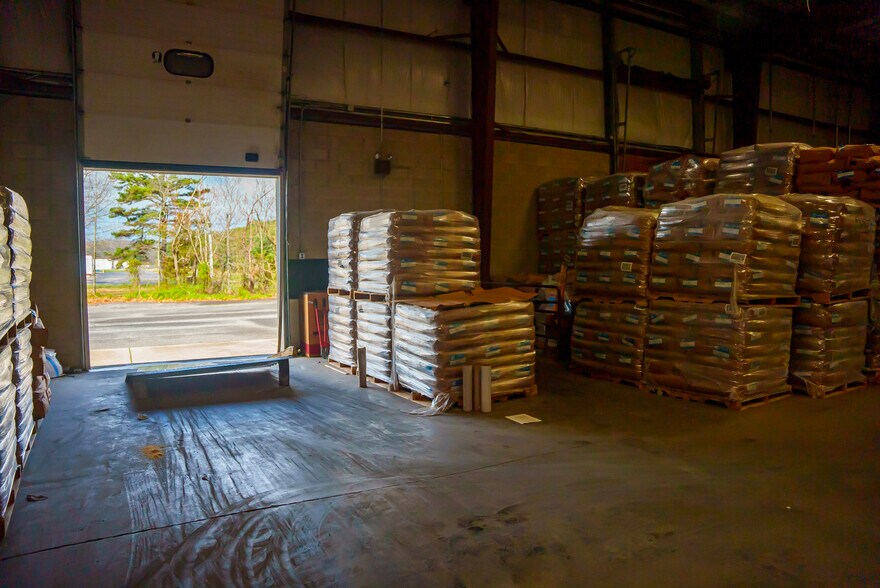 More Photos Of 1301 W Forest Grove Rd, Vineland Flex For Lease