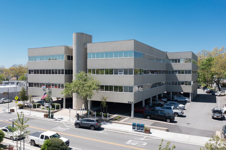 265 Post Ave, Westbury, NY 11590 Medical Office For Lease