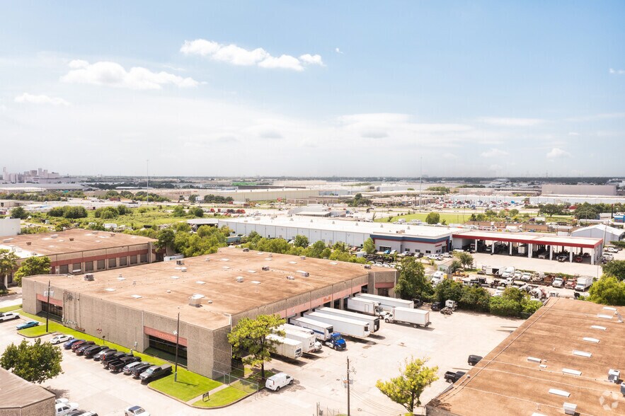 More Photos Of 9366 Wallisville Rd, Houston Warehouse For Lease