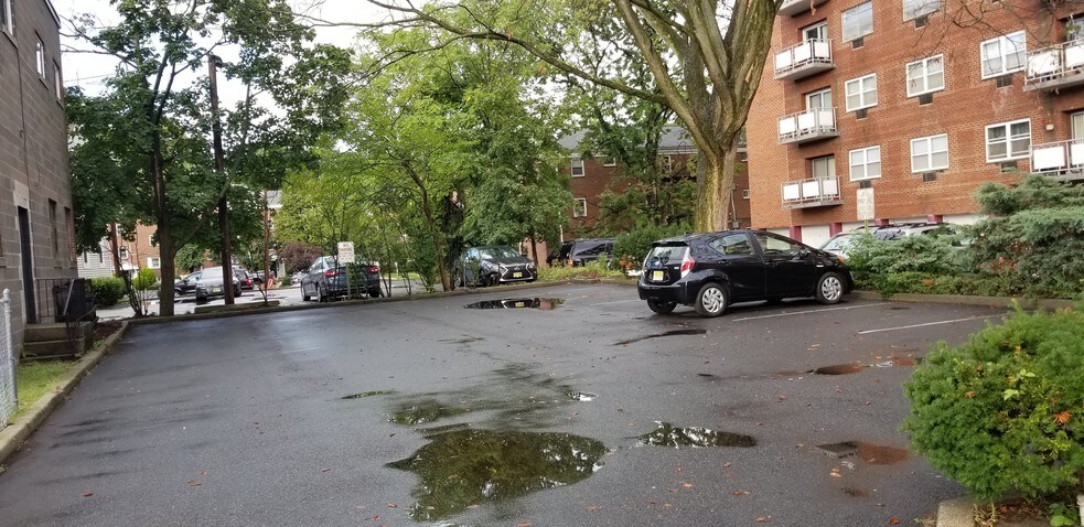 More Photos Of 16 Jefferson St, Hackensack Office Residential For Lease