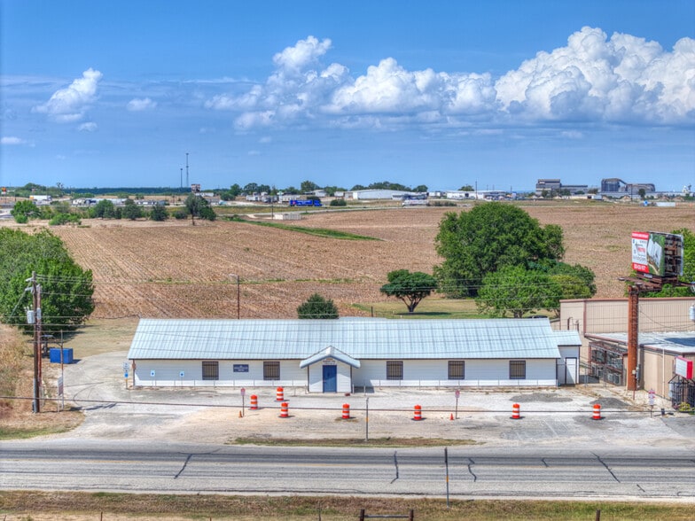 Primary Photo Of 2918 W Kingsbury St, Seguin Lodge Meeting Hall For Sale