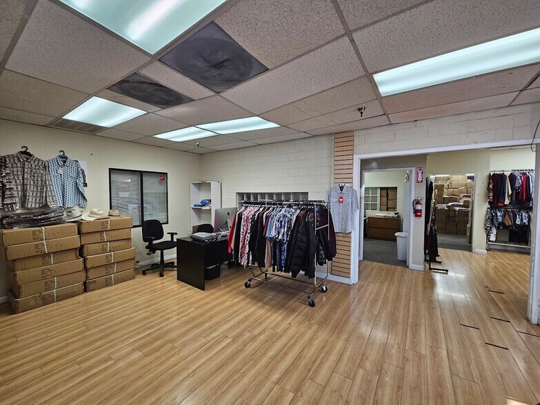 More Photos Of 1125 E 14th St, Los Angeles Warehouse For Sale