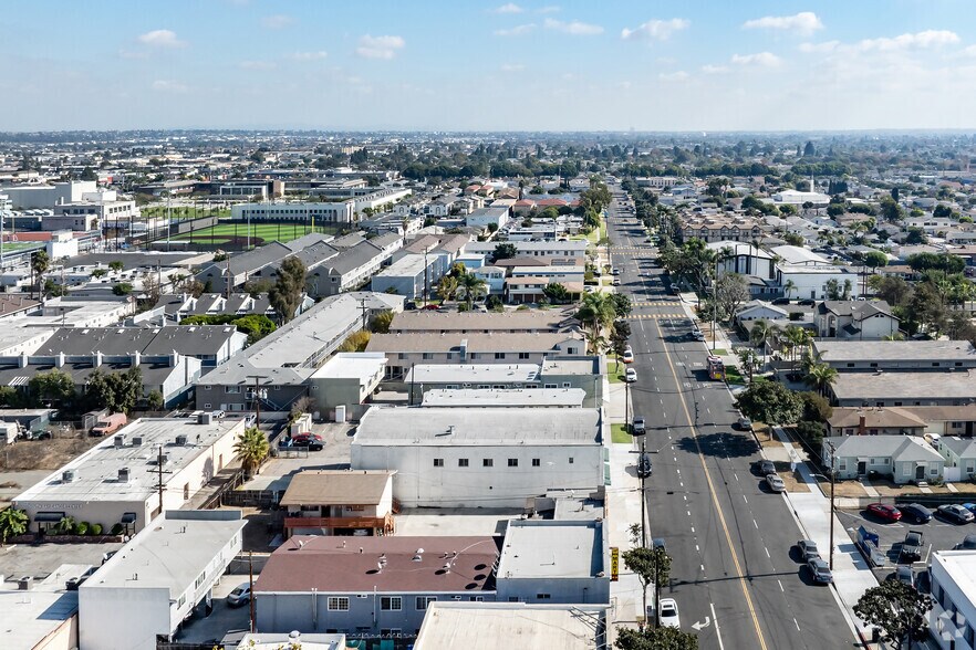 More Photos Of 4333-4335 W 147th St, Lawndale Office For Sale