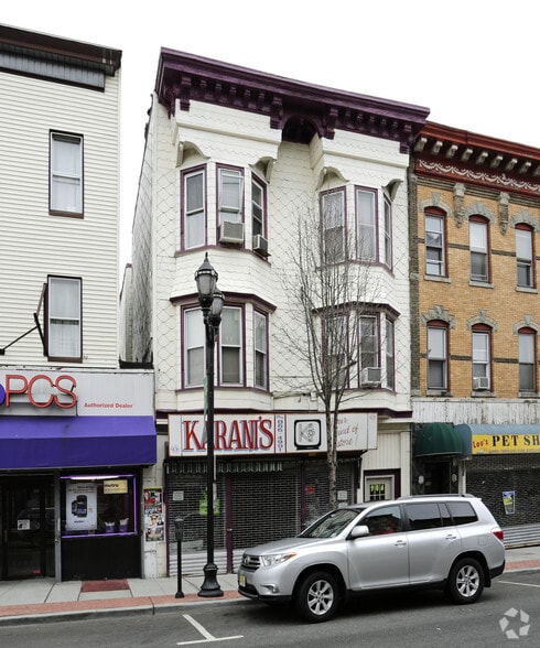 Primary Photo Of 906 Summit Ave, Union City Storefront Retail Residential For Lease