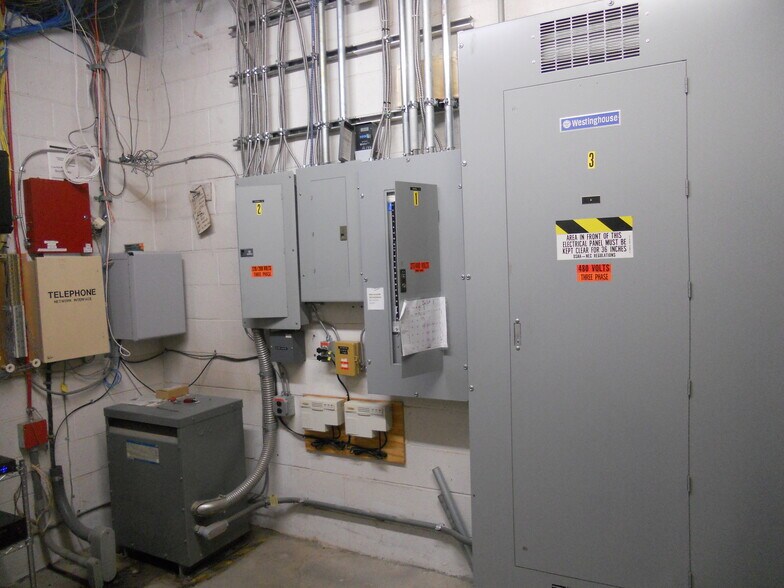 More Photos Of 10 Precision Dr, North Springfield Industrial For Lease